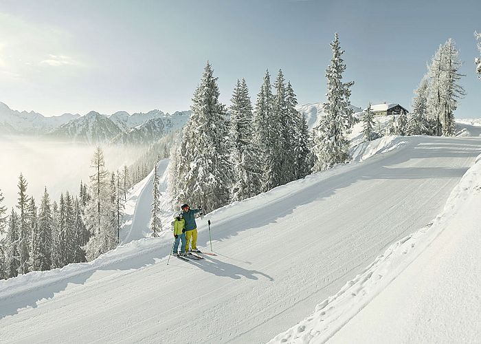 Skifahren bei sommerlichem Wetter